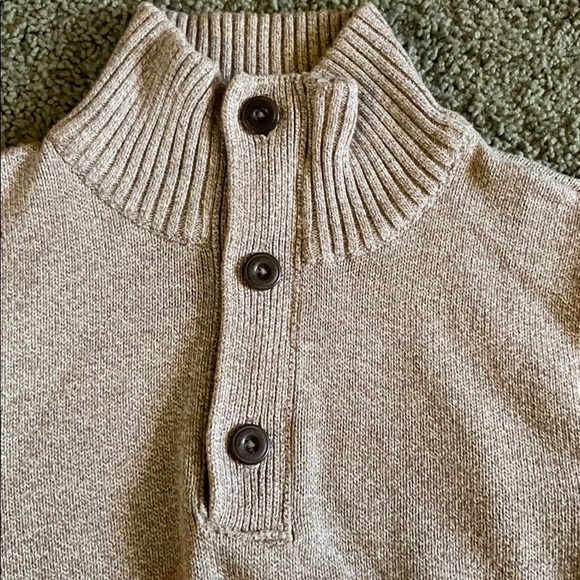 American Eagle Sweater - Picture 4 of 8
